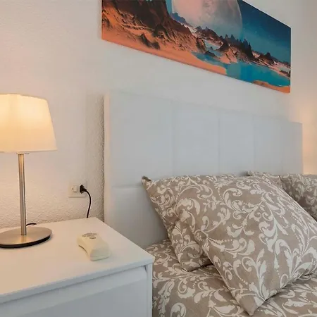 Balcony Over The Atlantic كالاو سالفاجي