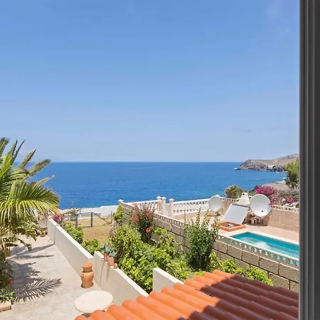 Balcony Over The Atlantic * كالاو سالفاجي