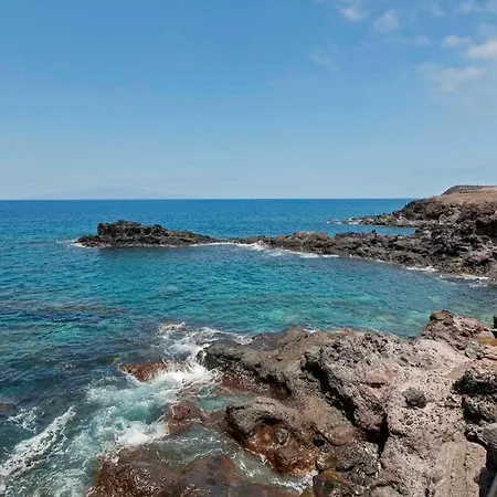Balcony Over The Atlantic كالاو سالفاجي