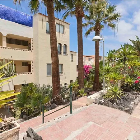 Balcony Over The Atlantic كالاو سالفاجي