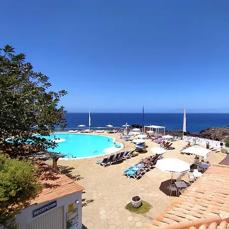 Balcony Over The Atlantic كالاو سالفاجي